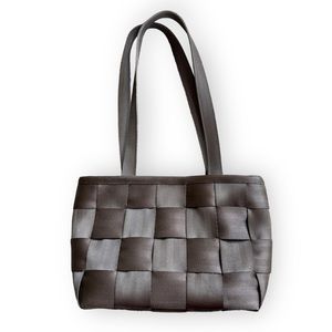 Harvey’s original The Satchel seatbelt bag